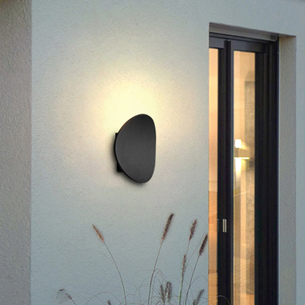 Modern Minimalist Pebble-Shaped IP65 Waterproof Outdoor Wall Light
