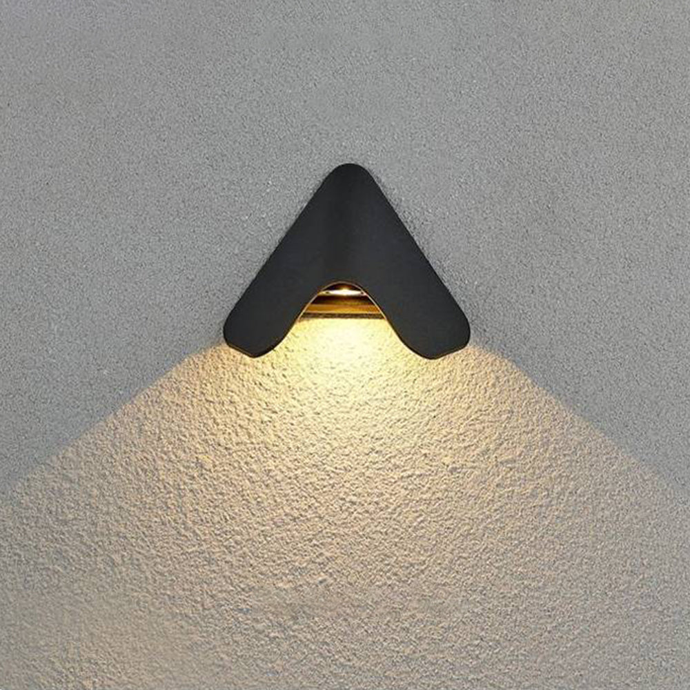Minimalist Waterproof Triangle IP65 Waterproof Outdoor Light