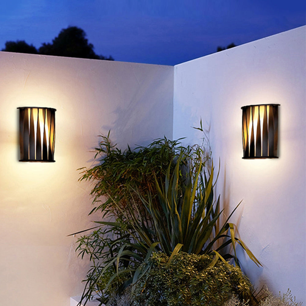 Lumo Modern Outdoor Metal Wall Light