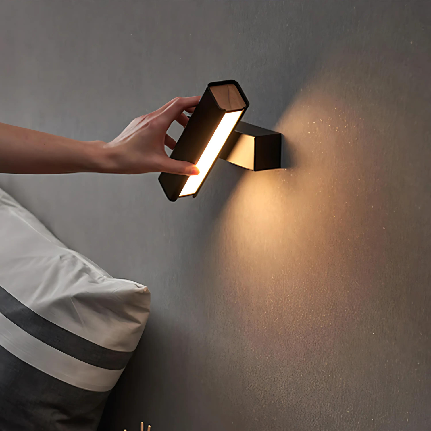 Light Line Modern Aluminum Wall Light