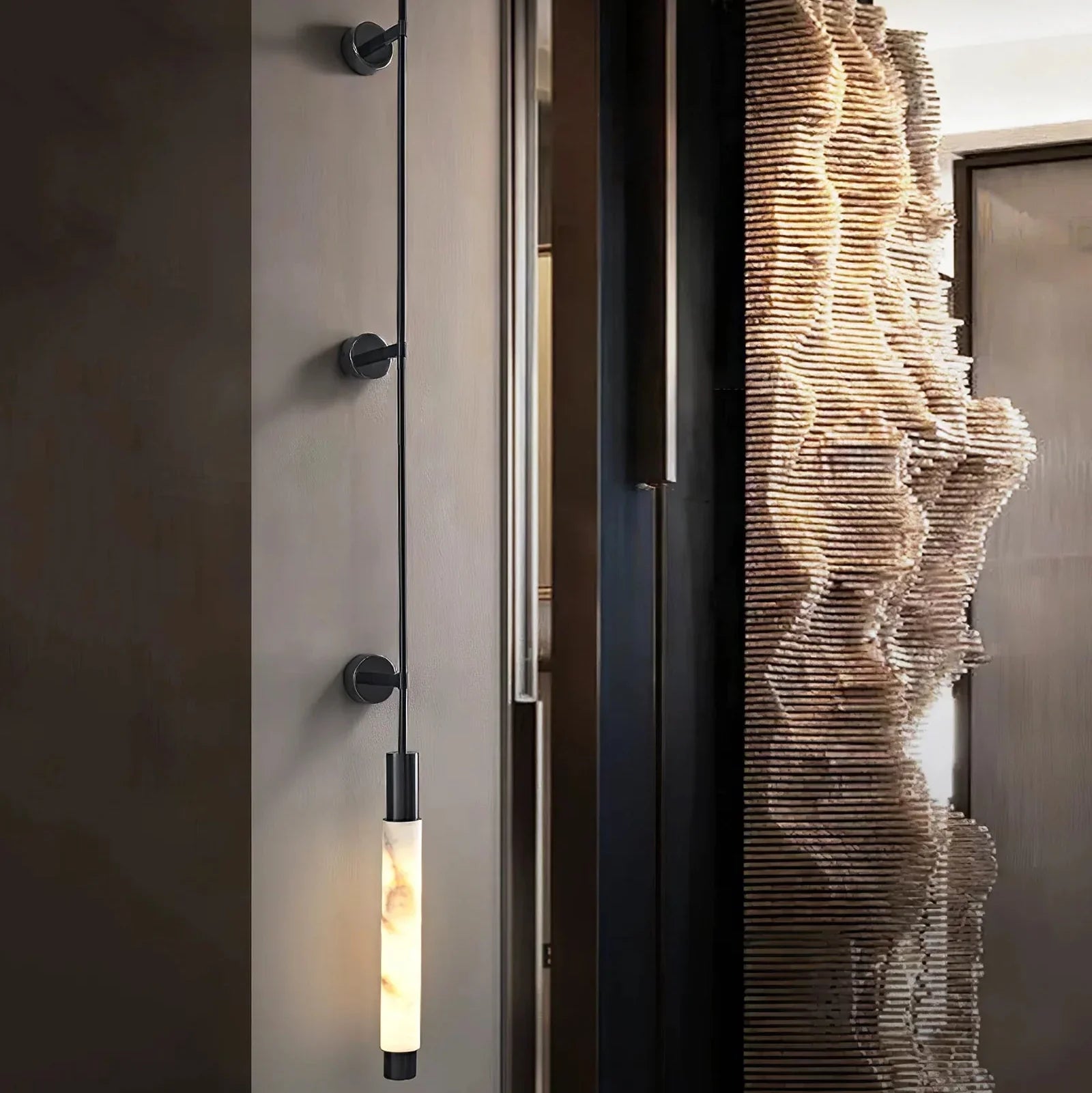 Verita Column Alabaster Minimalist Vertical Wall Lamp