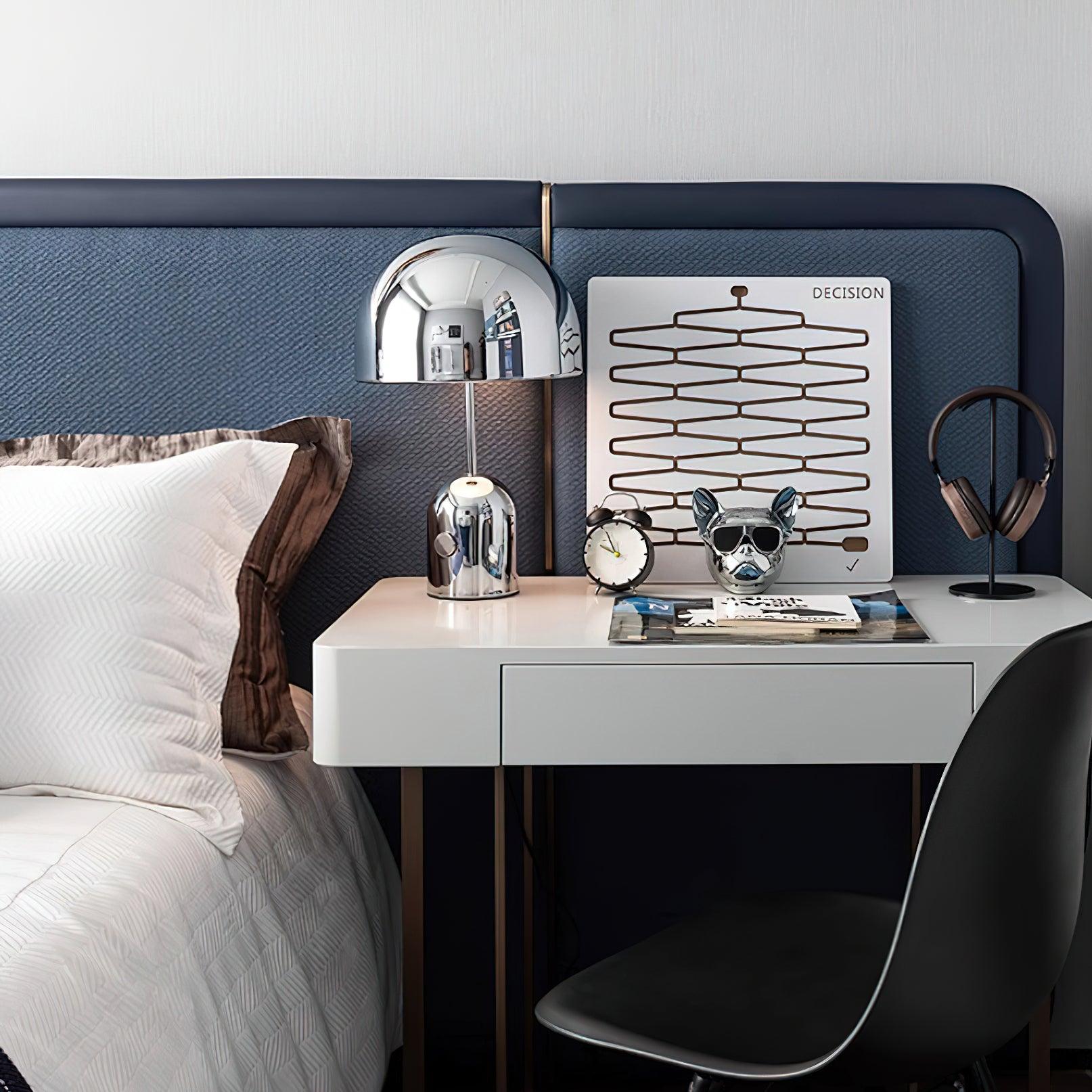Solenne Modern Metal Table Lamp