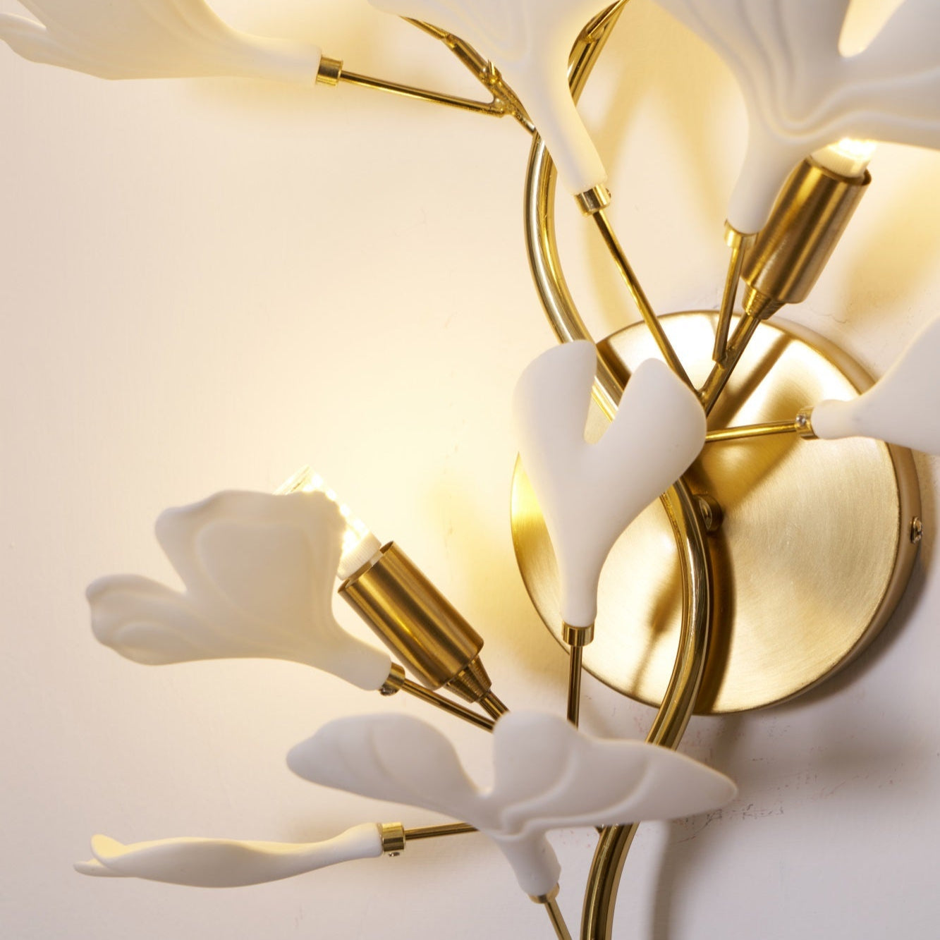 Ginkgo Valley Ceramic Wall Light