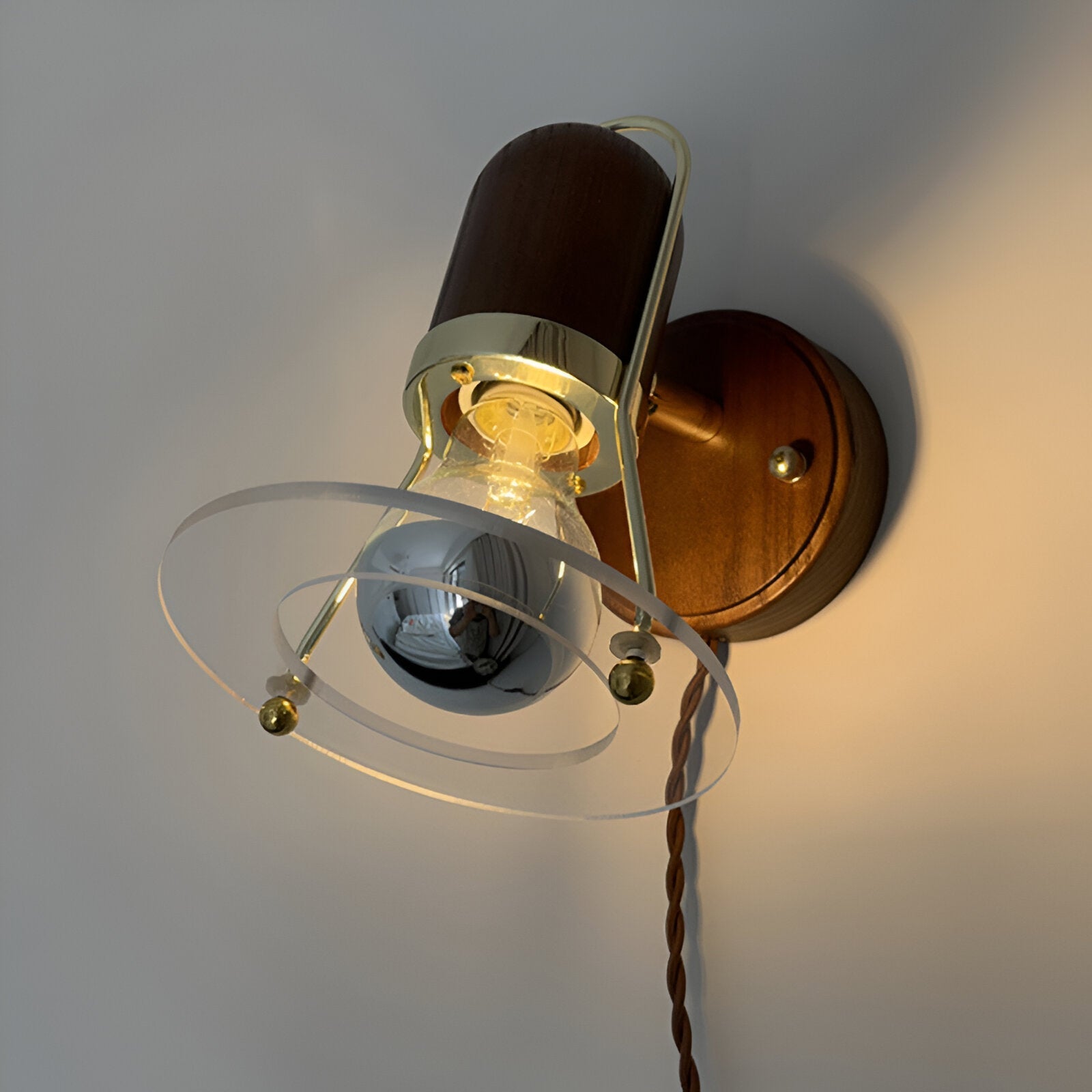 Japanese Retro Style Walnut Haughanv Wall Light