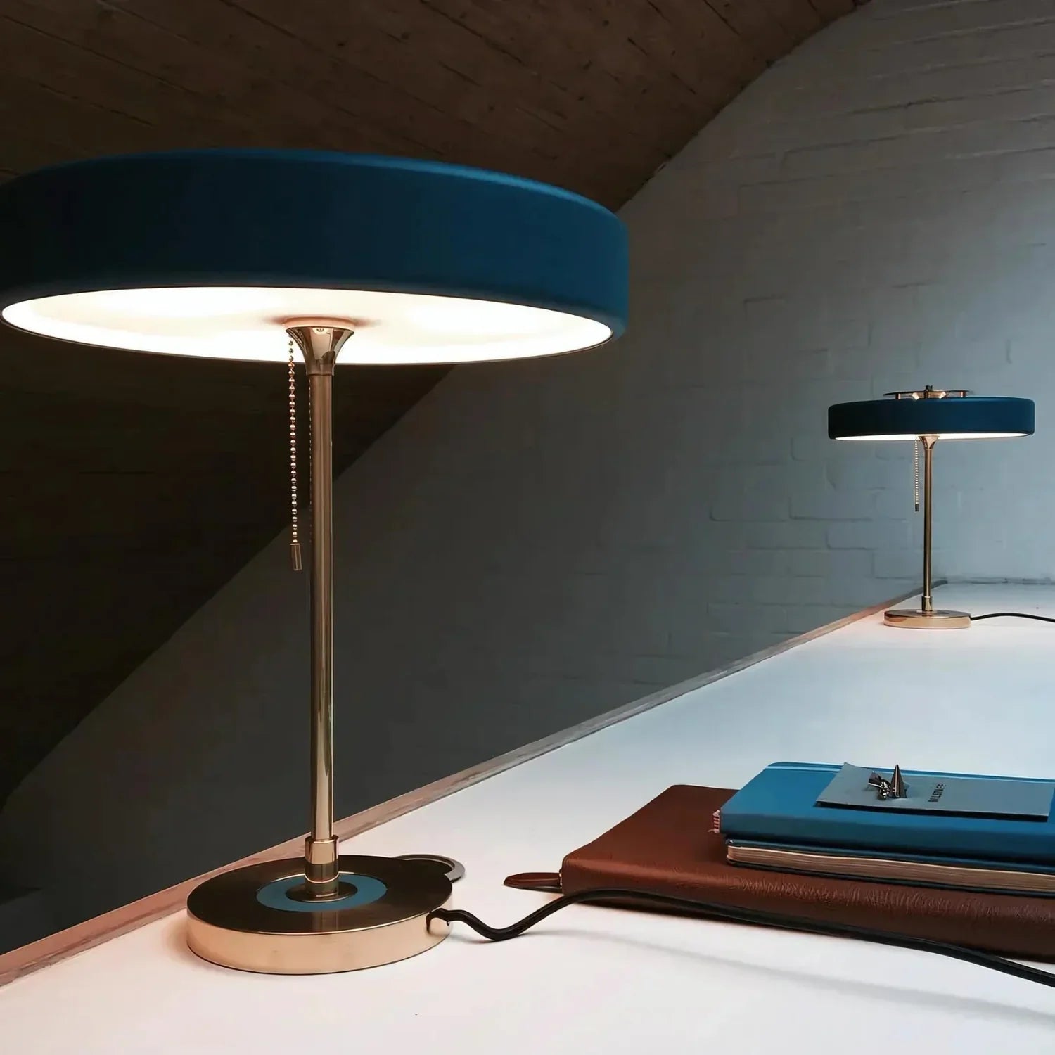 Radiant Tower of Light Minimalist Metal Table Lamp