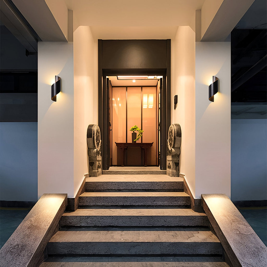 Nordic Aluminum Wave Wrap Wall Light