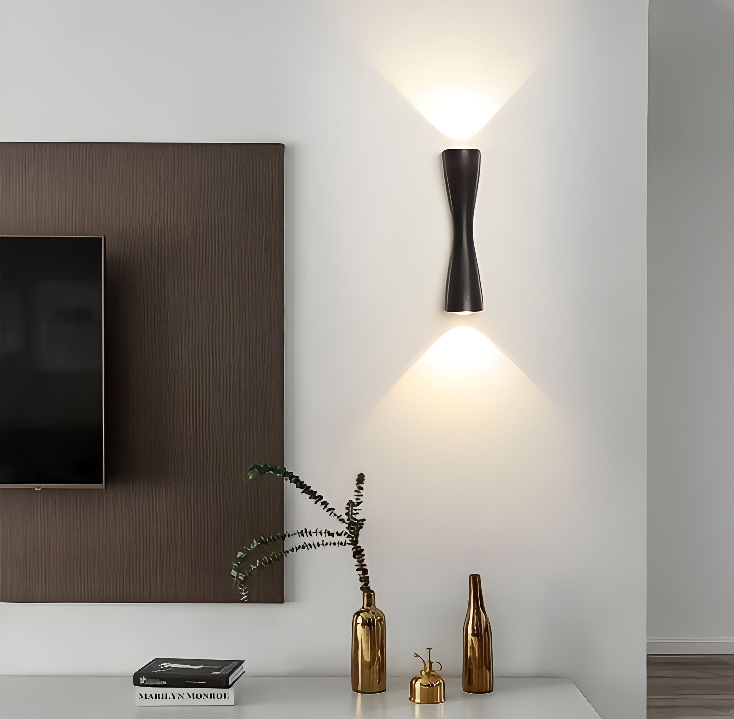Nordic Aluminum Modern Hourglass Wall Light