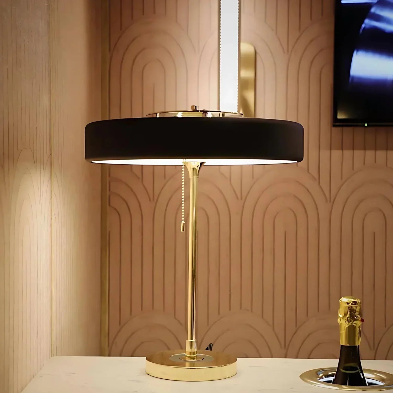 Radiant Tower of Light Minimalist Metal Table Lamp