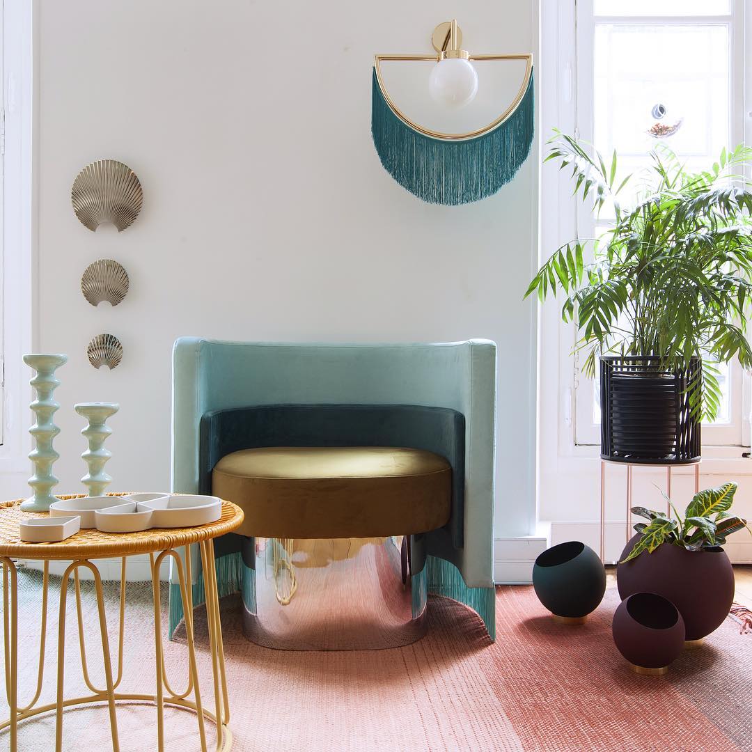 Retro Wink Tassel Wall Light
