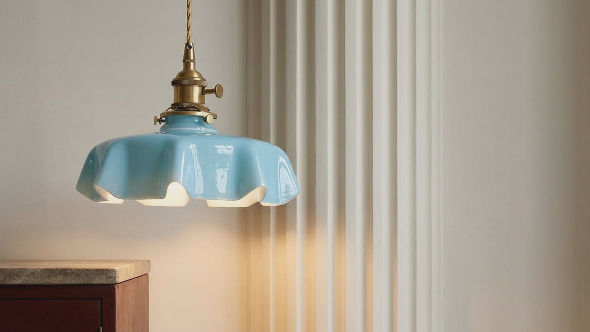Sollie product film: Fleuron Pendant Light