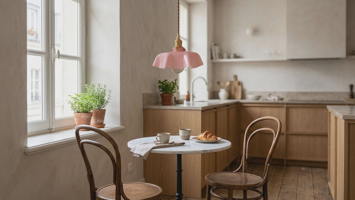 Sollie product film: Blush Opaline Glass Retro Glass Pendant Light